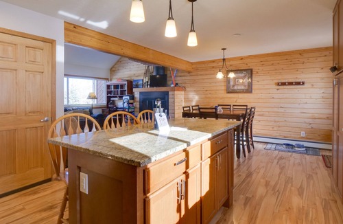 Summit Cove House | Pet Friendly Duplex with Lake and Mountain Views!