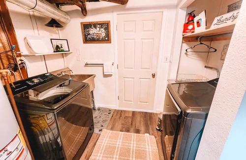 Security-Widefield House | Pet Friendly Gorgeous Large 5 Bdrm Home near allnn