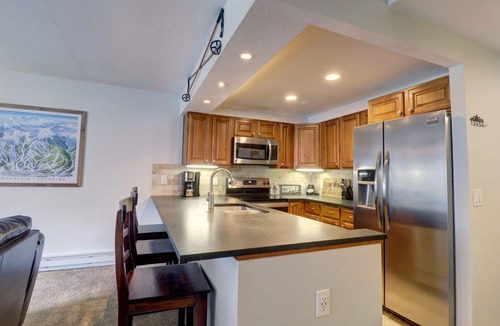 Copper Mountain Village Condo | Pet-Friendly, Great Views, Large Sleeping Capacity, Walk to Lifts - BE306