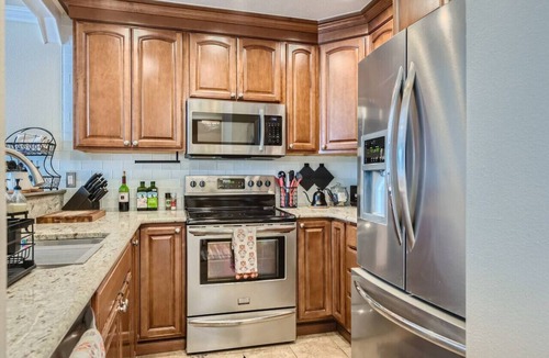 Littleton House | Pet Friendly I Fireplace I King Bed I Littleton