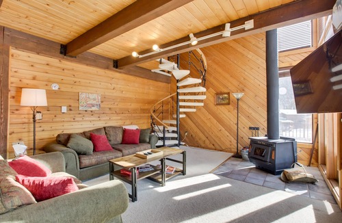 Cuchara Condo | Pet-Friendly La Veta Condo w/ Mountain Views!