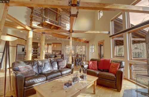 Hamilton Creek House | Pet friendly Luxury Mountain Home, Great views 11SW