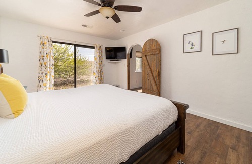 Palisade Cottage | Pet Friendly Palisade Peach Paradise on Fruit & Wine Byway