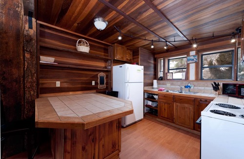 Durango House | Pet Friendly Rustic Cabin on the Animas River - 6 Min. to Downtown Durango