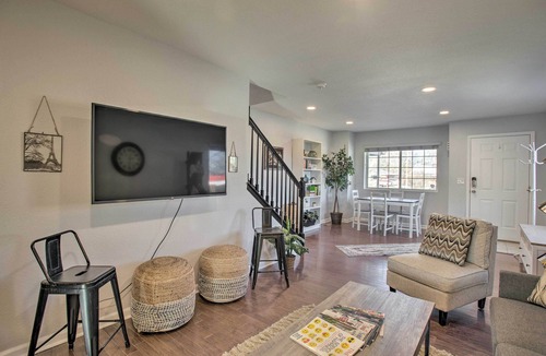 Barths House | Pet-Friendly Townhome w/ Hot Tub, 5 Mi to LoDo!