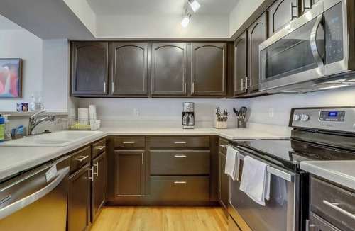Broomfield House | Pet Friendly Townhome Near Parks