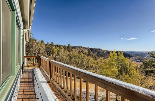 Evergreen House | PetFrndly- Hot Tub- Mtn Views- 10 ppl-45minDenver