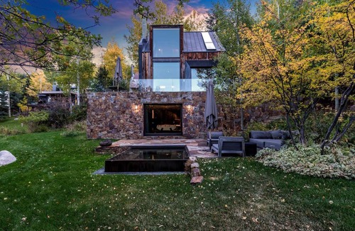 Red Mountain House | Pewter · ✧ Minimalist Modern Hideaway w/ Mountain Views ✧