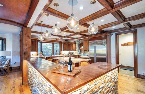 Mountain Village House | PICTURE PERFECT- Stunning Ski-In/Out Trailside Manor Perfect for Groups