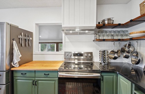 Golden Gate Canyon Cabin | Picturesque 4BR/3BA Sanctuary w/Hot tub+Fire pits @8600ft - GGC State Park!