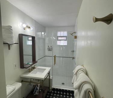 Manitou Springs Historic District Hotel | Pikes Peak Inn