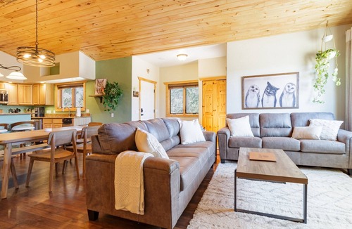 Woodland Park Apartment | Pikes Peak Ranch - Owl's Perch Cabin