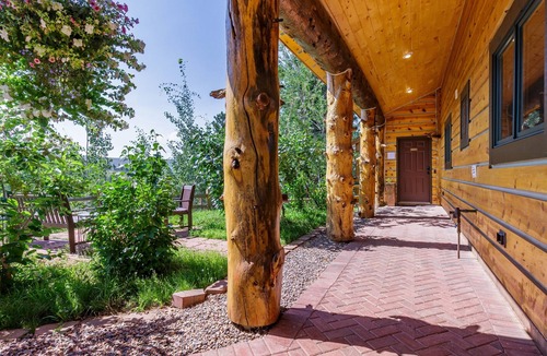 Woodland Park Apartment | Pikes Peak Ranch - Owl's Perch Cabin