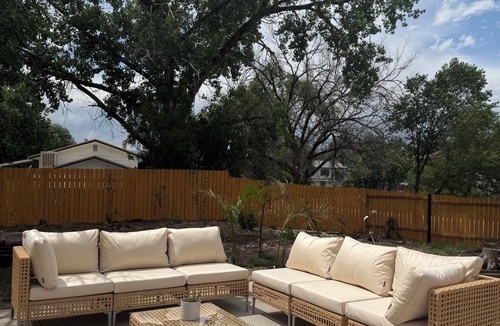 Cimarron Hills House | Pikes Peak view Retreat Sleeps 10 + Private Yard