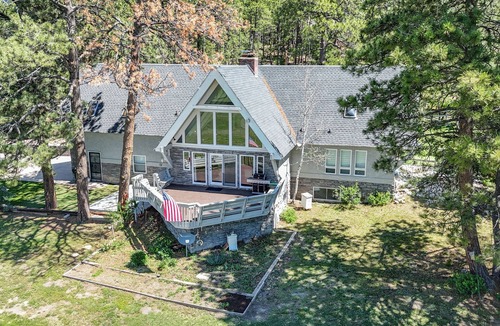 Larkspur House | Pikes Peak Views Sleeps 15 Hot Tub Wood Fireplace 5 Acre Retreat