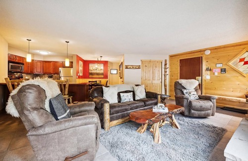 Four O'Clock Condo | Pine Ridge 15A: Great Location - Ski-in Property