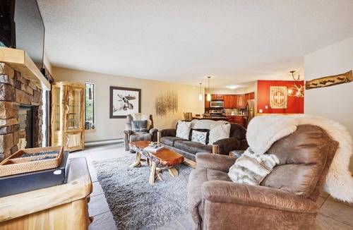 Four O'Clock Condo | Pine Ridge 15A: Great Location - Ski-in Property