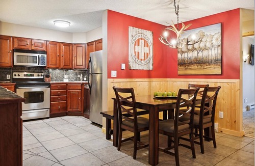 Four O'Clock Condo | Pine Ridge 15A: Great Location - Ski-in Property