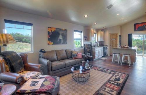 Bayfield Cabin | Pine River Retreat | Cabin on the Pine River, Fishing, Privacy, AC, Near Town