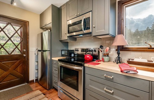 Windcliff Estates House | Pine Solo Vacation Home at Windcliff
