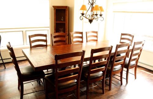 Warrior's Mark House | Pinecreek #I - 3 BR - Private Hot Tub - Close to Town - Shuttle to Slopes