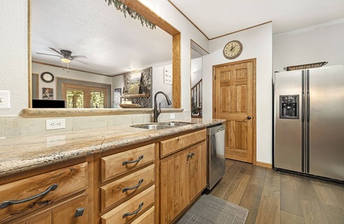 Aspen Brook House | Pinehenge on the Big Thompson River near RMNP! #20-NCDO181