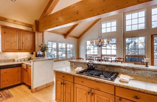 Beaver Creek Apartment | Pinehurst Townhome 03 by East West Hospitality