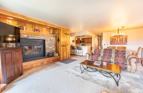 Keystone Condo | Pines by Summit County Mountain Retreats