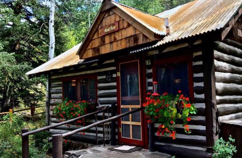 Crested Butte Resort | Pioneer Guest Cabins