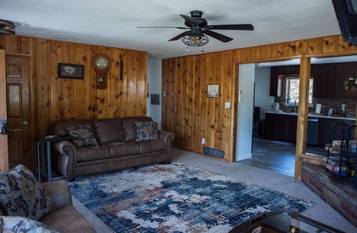 Pine Cabin | Platte River Cabin @ Pine (Main)