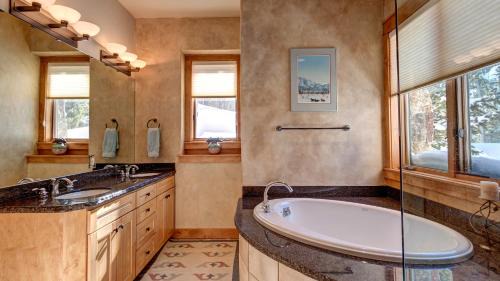Breckenridge House | Point View Place