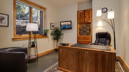 Breckenridge House | Point View Place