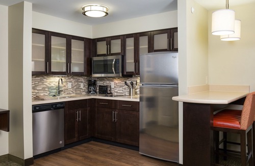 Northfield Apartment | Pool, Gym, Business Center Access. Free Breakfast Buffet Every Day!