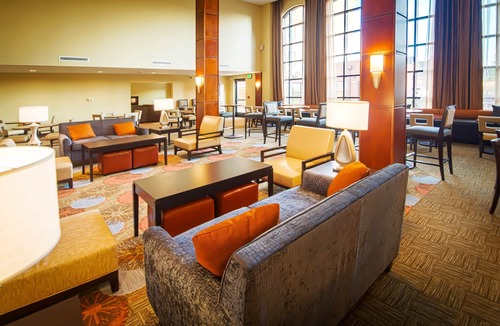 Northfield Apartment | Pool, Gym, Business Center Access. Free Breakfast Buffet Every Day!
