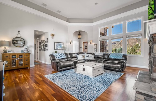 Redlands House | Pool, Hot Tub, Fire Pit, Privacy & Views Galore make for the Perfect Getaway!