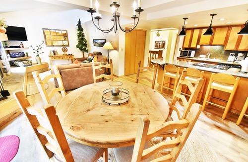 Frisco Condo | Pool, Hot Tubs, Deck on River. Walk/Easy Drive to Dining, Shops, Marina