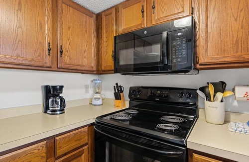 St. Augustine Beach Condo | Poolside St. Augustine Condo – Walk to Beach, Sleeps 4