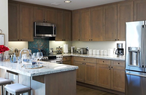 Avon Condo | Pop Art Villa Riverfront | Riverside Residence 2B