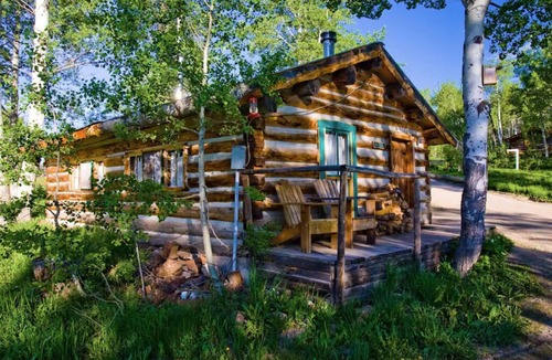 Clark Cabin | Porcupine Cabin - A Classy-Rustic Gem