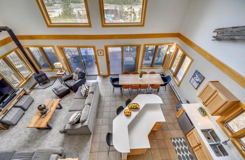 Breckenridge House | Powder Moose Villa-Stunning Mountain Views from this Private Home with Hot Tub!