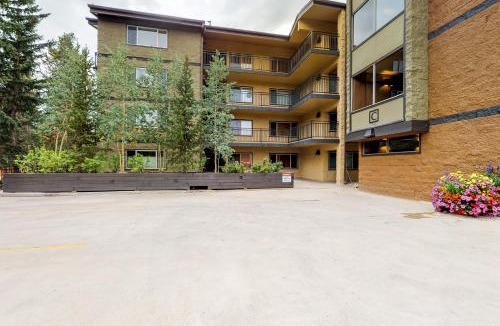 Peak 9 Apartment | Powderhorn Corner