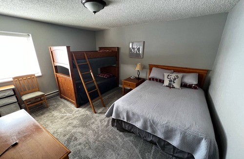 Mesa Cabin | Powderhorn Slopeside 3 Bedroom/3.5 Bath Condo Next to Ski Lift