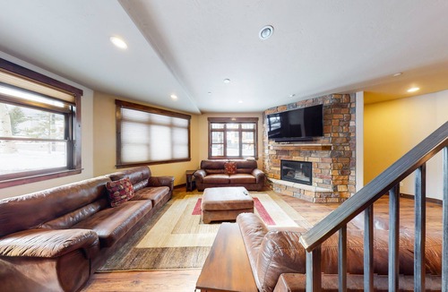 Frisco Condo | Premium Condo with 2 Dens, 2 Kitchens, Private Washer/Dryer, & Free WiFi