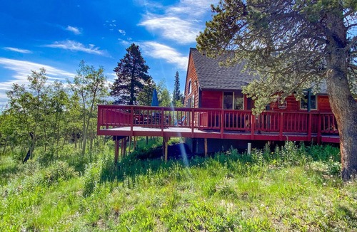 Warm Springs Cabin | Pricing Specials! Cozy Home w/Spacious Deck, Fishing Pond, Hiking - Misty Mountain Hideaway