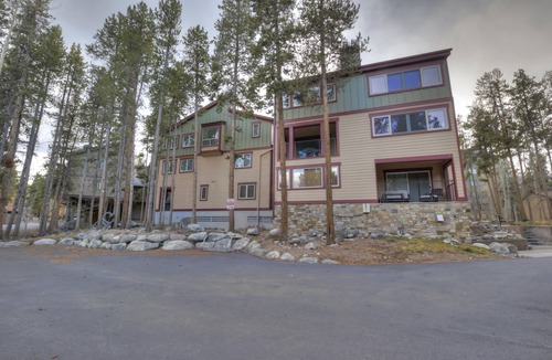 Peak 9 Condo | Prime Location <> Beautiful Interior <> Heated Floors <> 90 Steps to Lift & Town