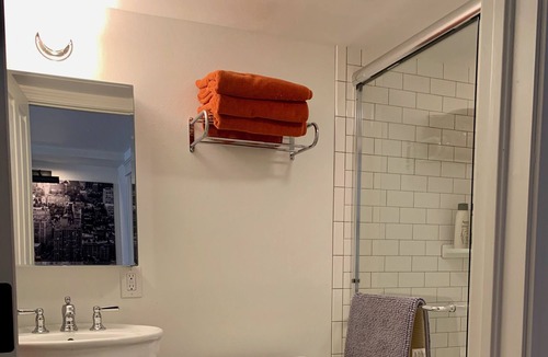 Downtown House | Private 2 bdrm, 1 bth, wet bar, renovated suite, Wifi, W/D