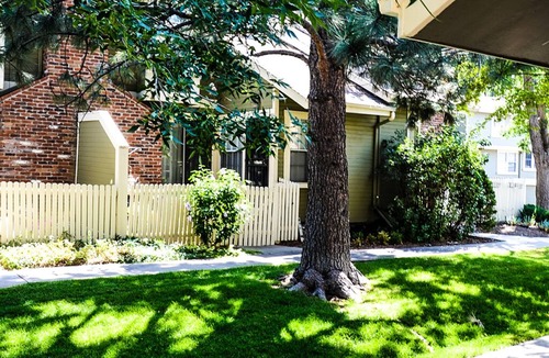 Aurora House | Private 3 Level Colorado Townhouse with 2 Car Garage Parking