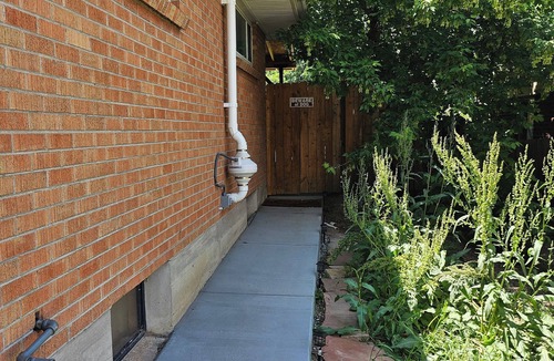 Littleton House | Private And Comfortable Home With Lots Of STORAGE For Your Long Term Stay!