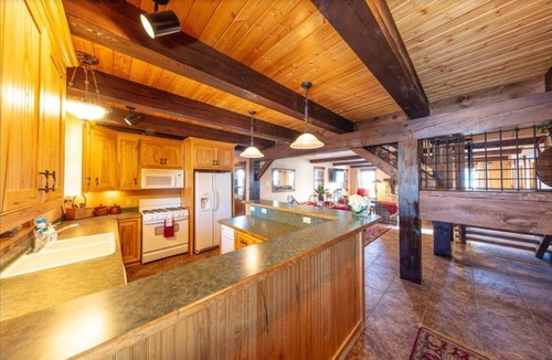 Gunnison House | Private and secluded mountain getaway!