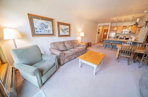 River Run Condo | Private Balcony River Run Village, Walk to Slopes